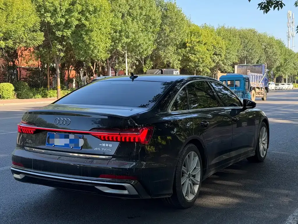 Audi A6L — фото 5