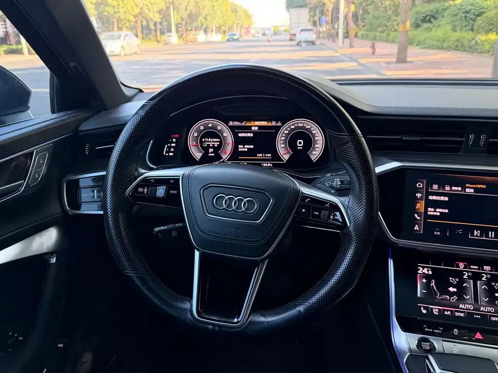 Audi A6L — фото 8
