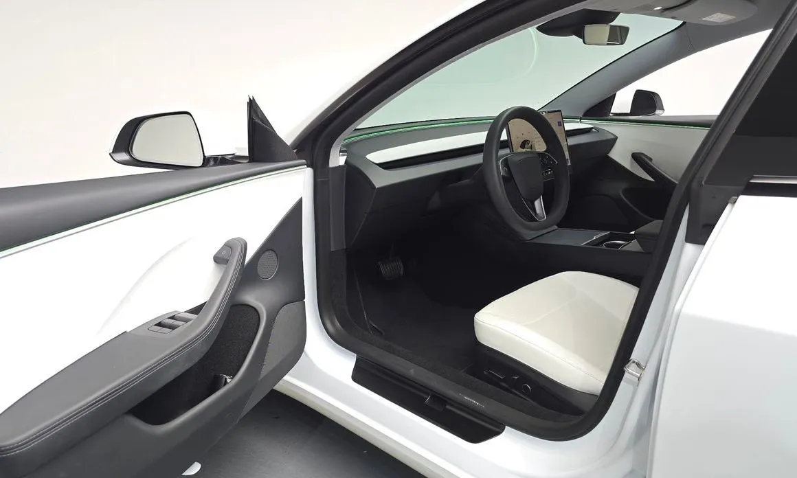 Tesla Model 3 — фото 3