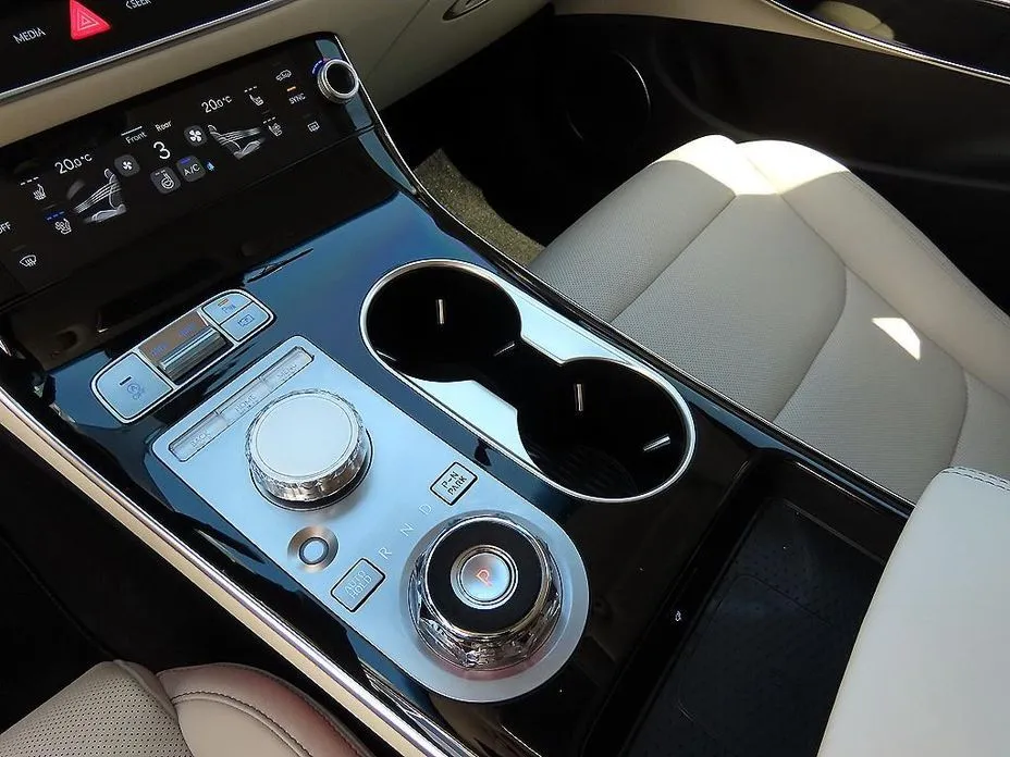 Genesis GV70 — фото 10