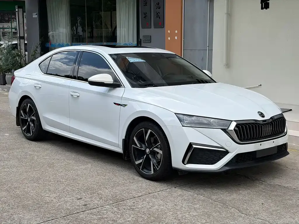 Skoda Octavia — фото 3