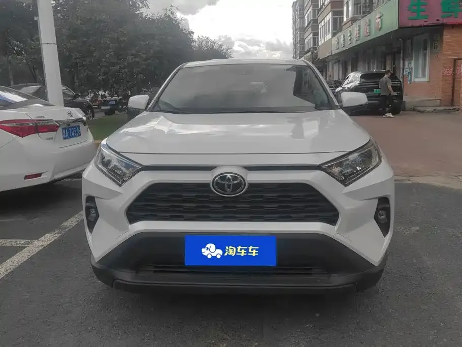 Toyota RAV4 — фото 6