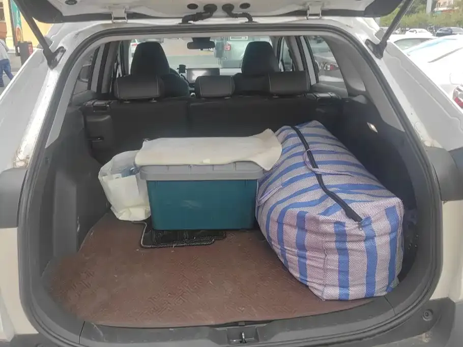 Toyota RAV4 — фото 9