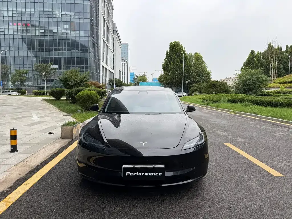 Tesla Model 3 — фото 5
