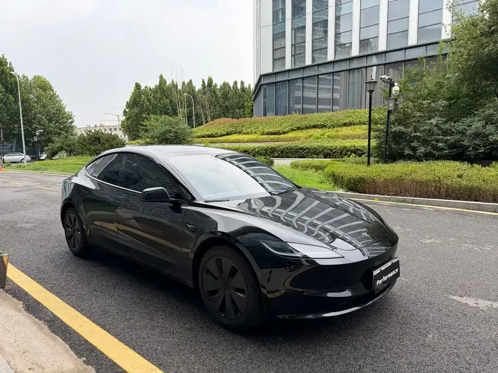 Tesla Model 3 — фото 6
