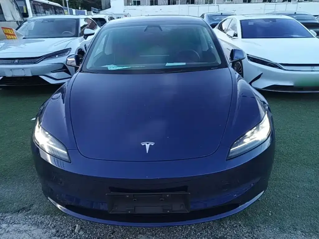 Tesla Model 3 — фото 3