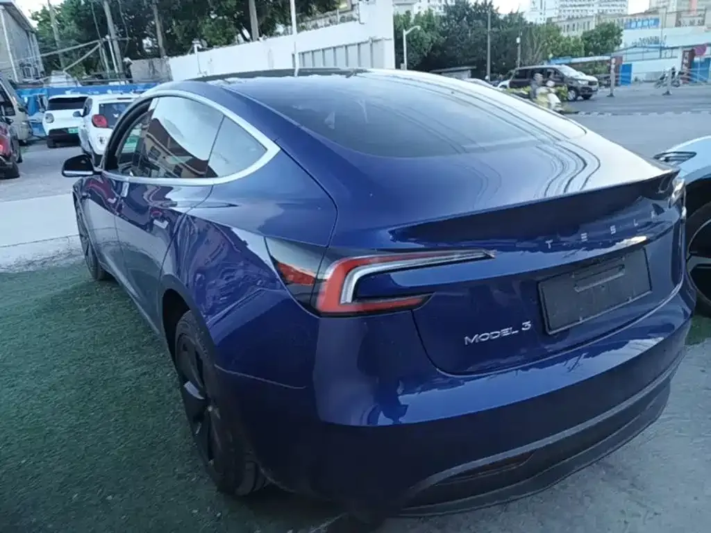 Tesla Model 3 — фото 8