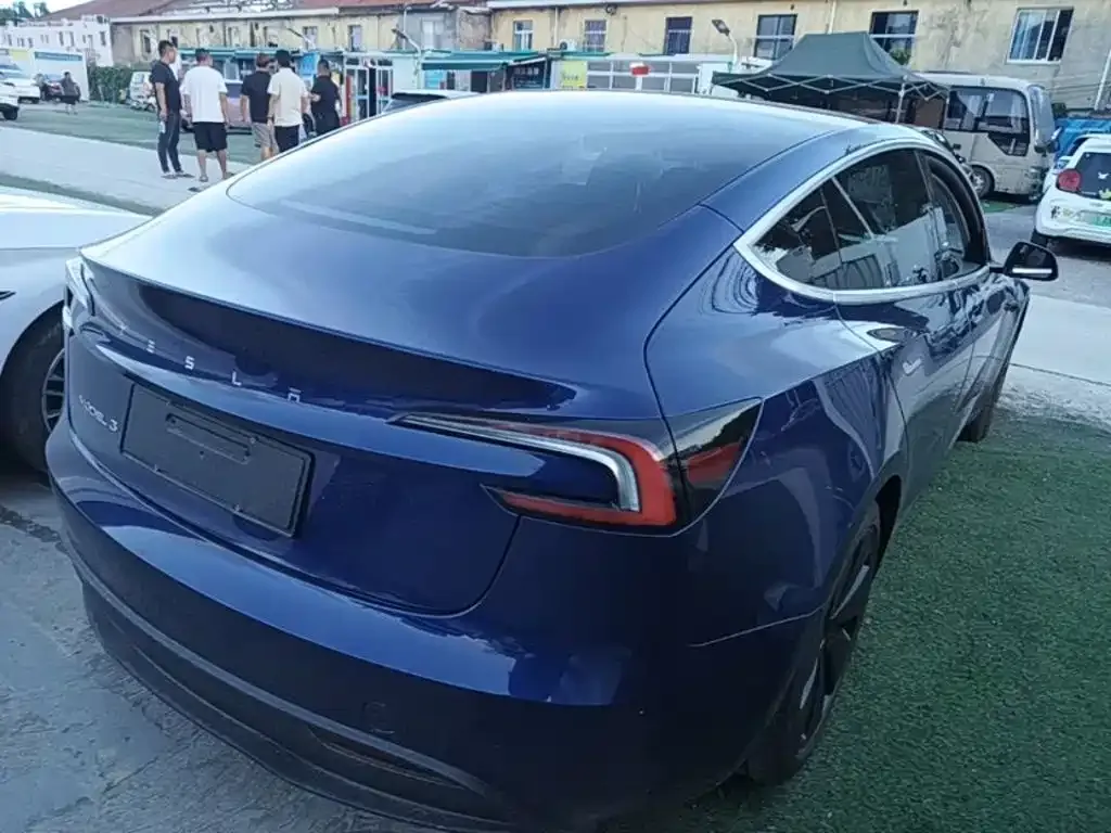 Tesla Model 3 — фото 4