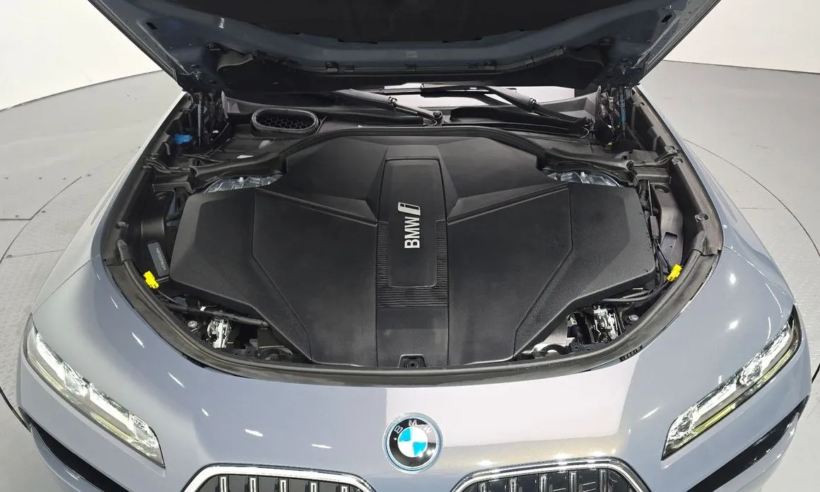 BMW i7 — фото 4