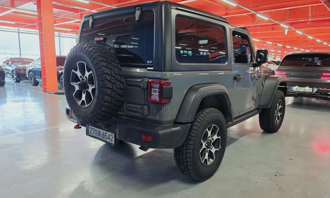 Jeep Wrangler — фото 6