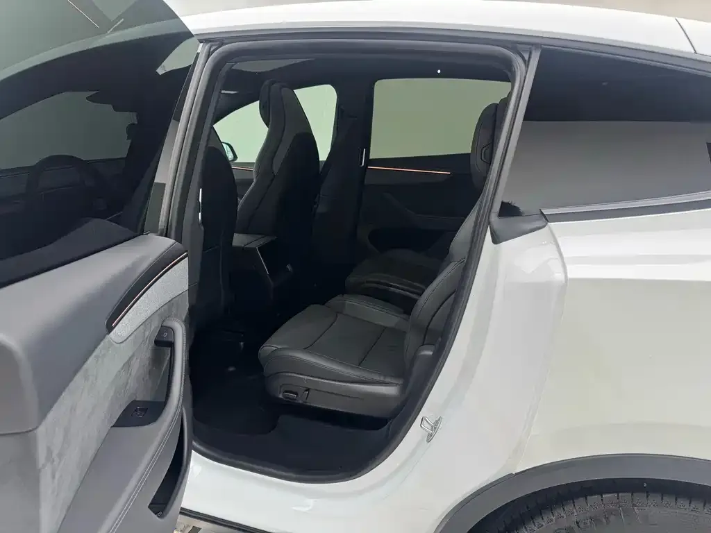 Tesla Model Y L — фото 2