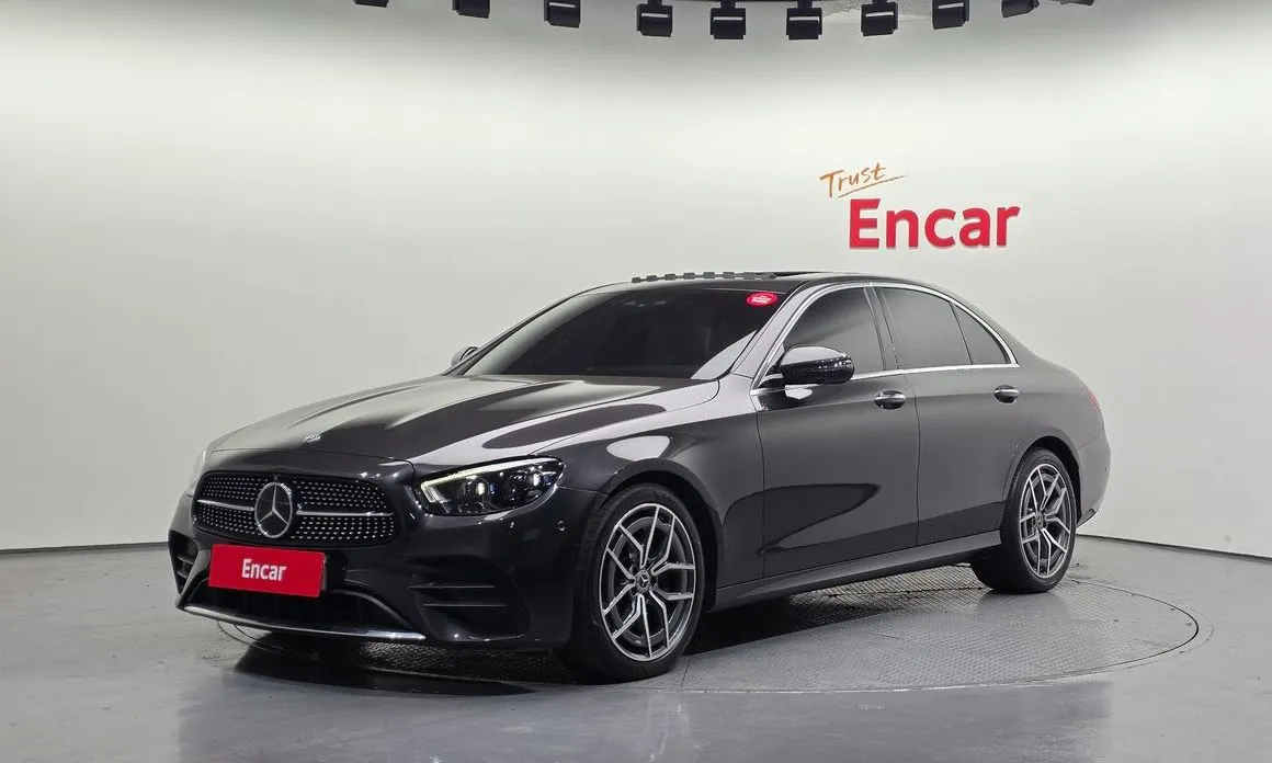 Mercedes-Benz E-Class — фото 1