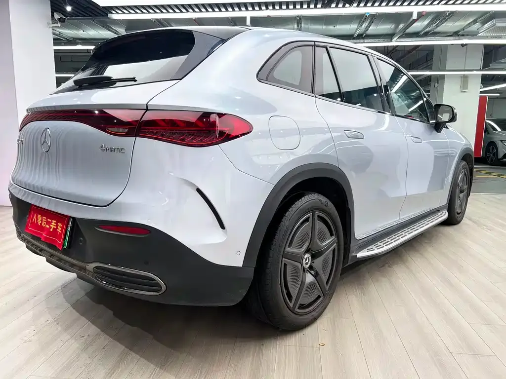 Mercedes-Benz EQE SUV — фото 9