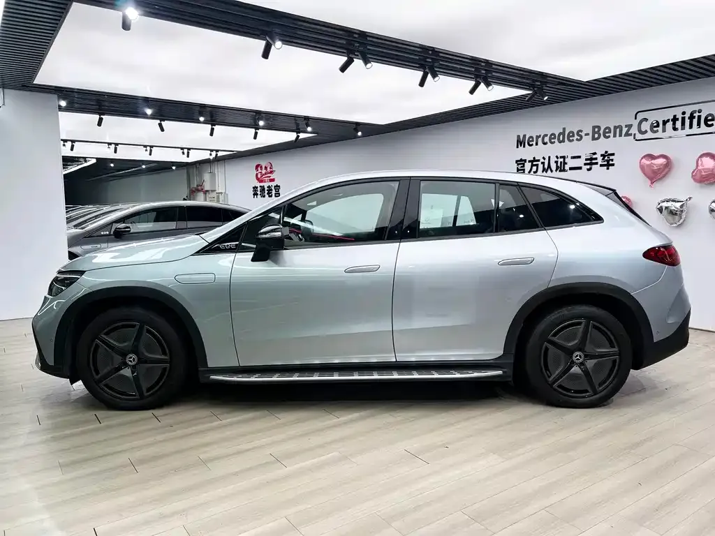 Mercedes-Benz EQE SUV — фото 10