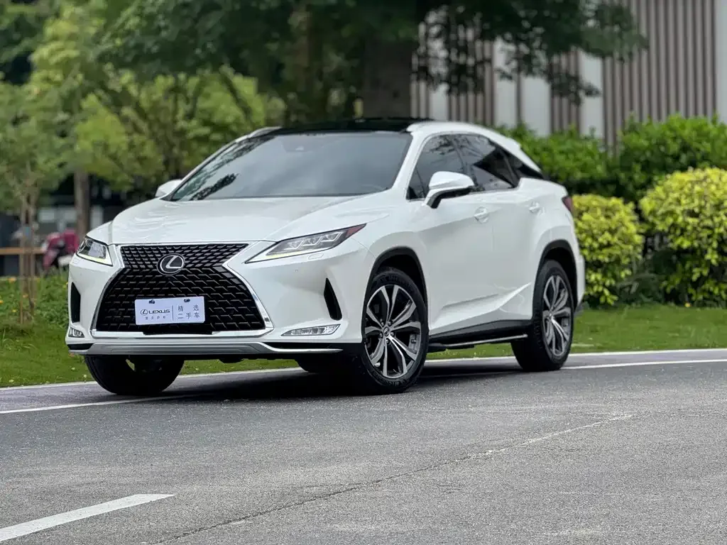 Lexus RX — фото 1