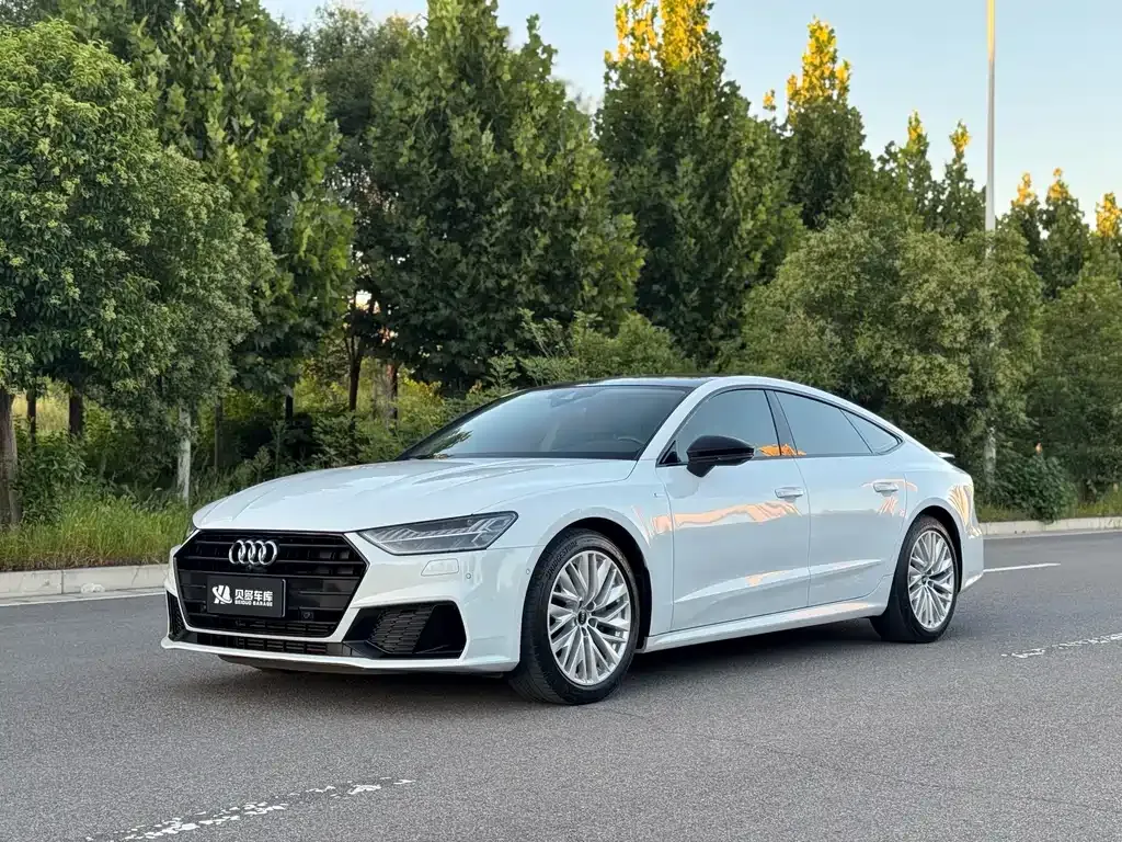 Audi A7 — фото 1