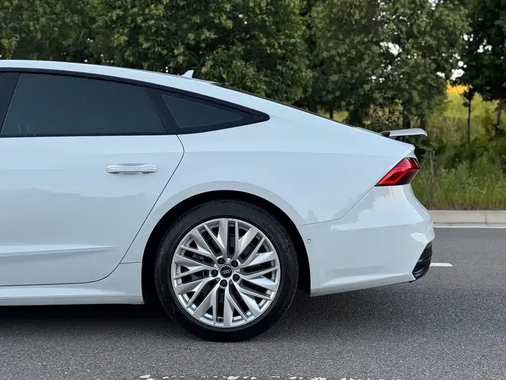 Audi A7 — фото 9
