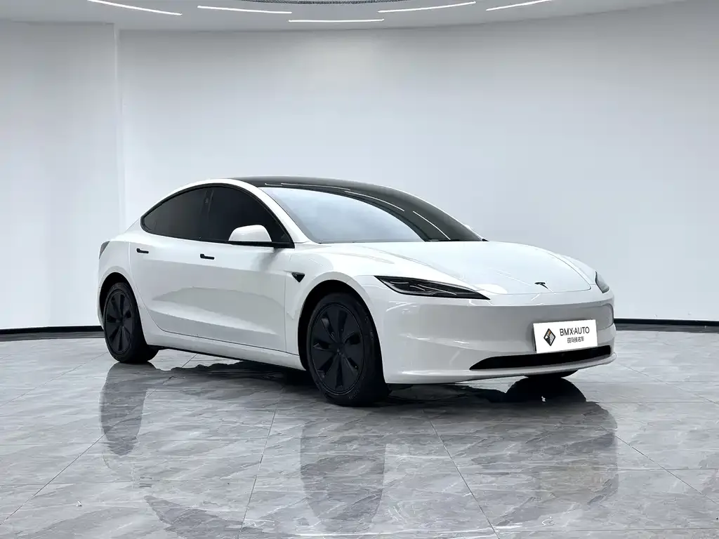 Tesla Model 3 — фото 8