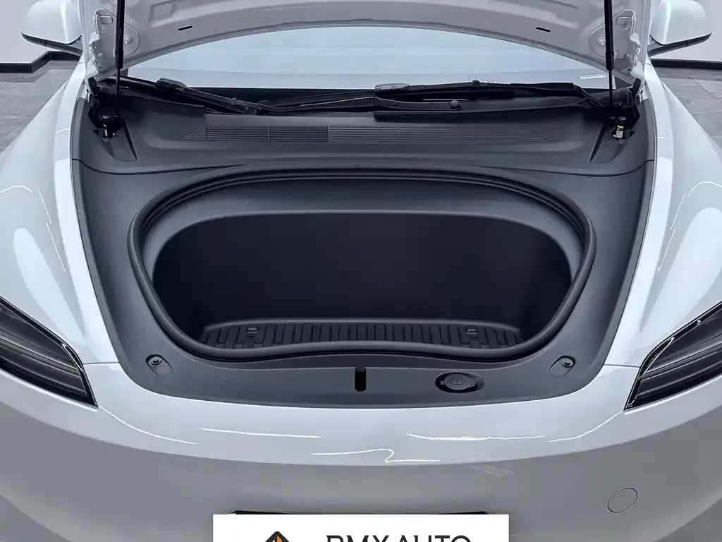 Tesla Model 3 — фото 6
