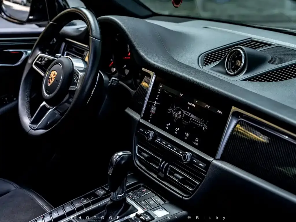 Porsche Macan — фото 10