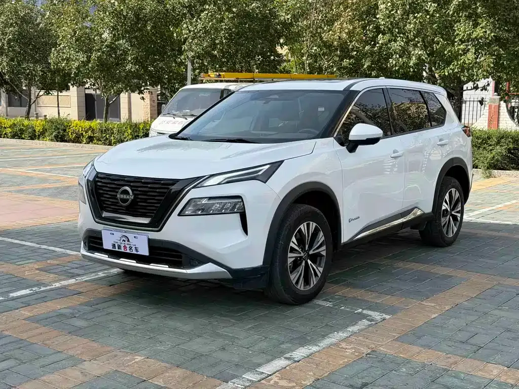 Nissan X-Trail — фото 1