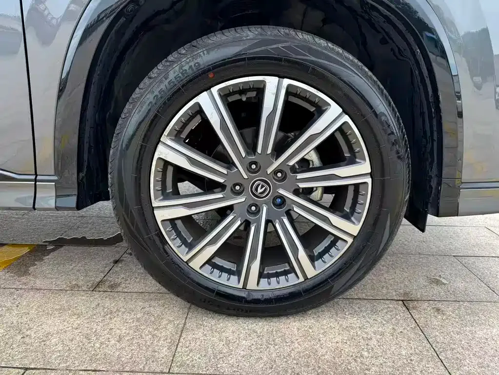 Changan CS75 PLUS — фото 3