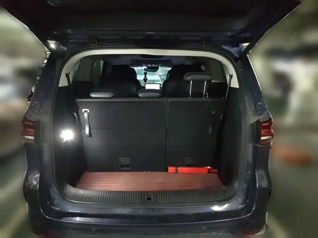 Roewe iMAX8 — фото 10