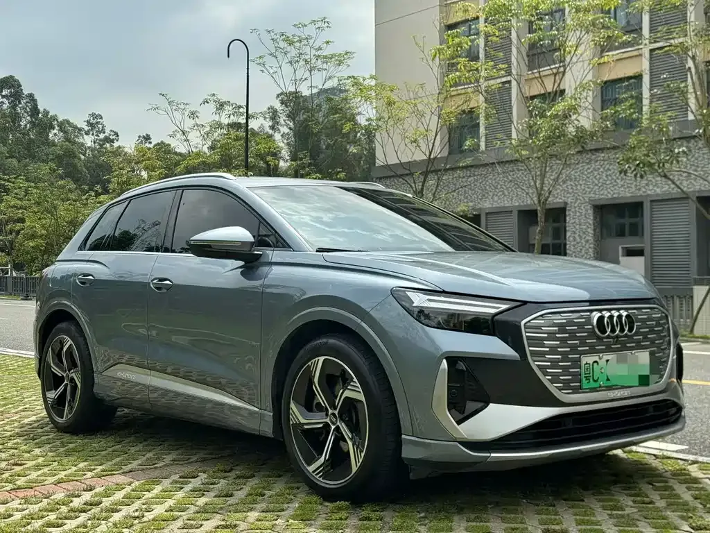 Audi Q4 e-tron — фото 4