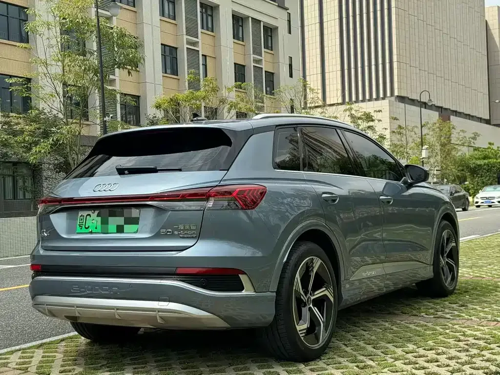 Audi Q4 e-tron — фото 9