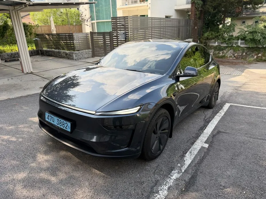 Tesla Model Y — фото 1