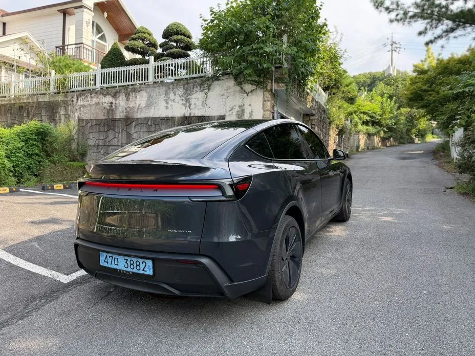 Tesla Model Y — фото 8
