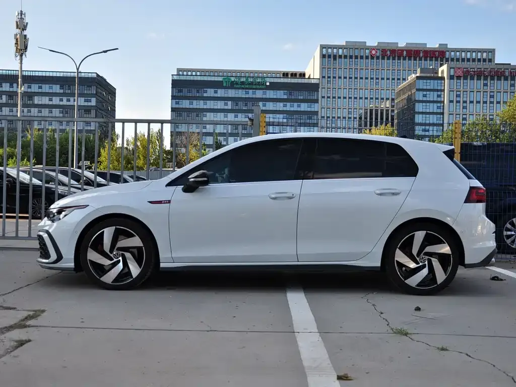 Volkswagen Golf GTI — фото 4