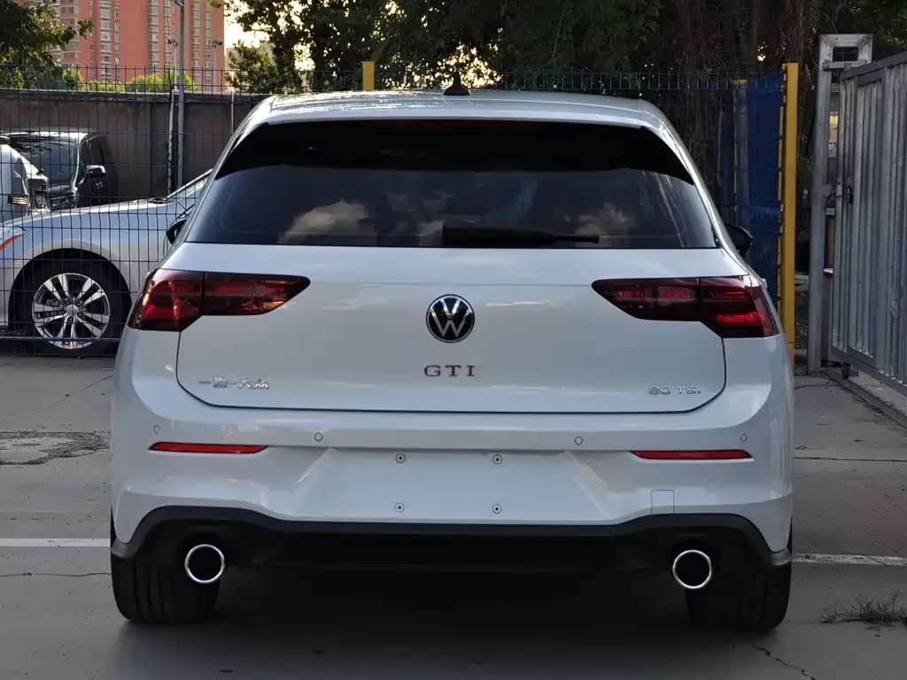 Volkswagen Golf GTI — фото 9