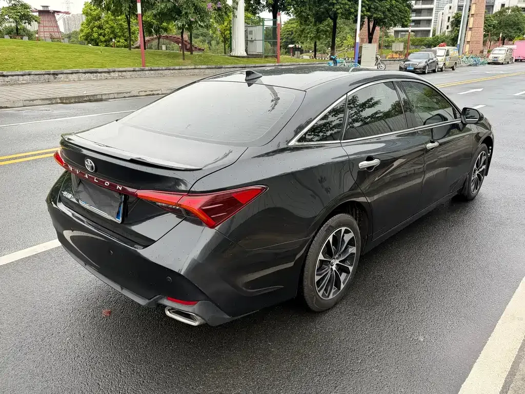 Toyota Avalon — фото 10