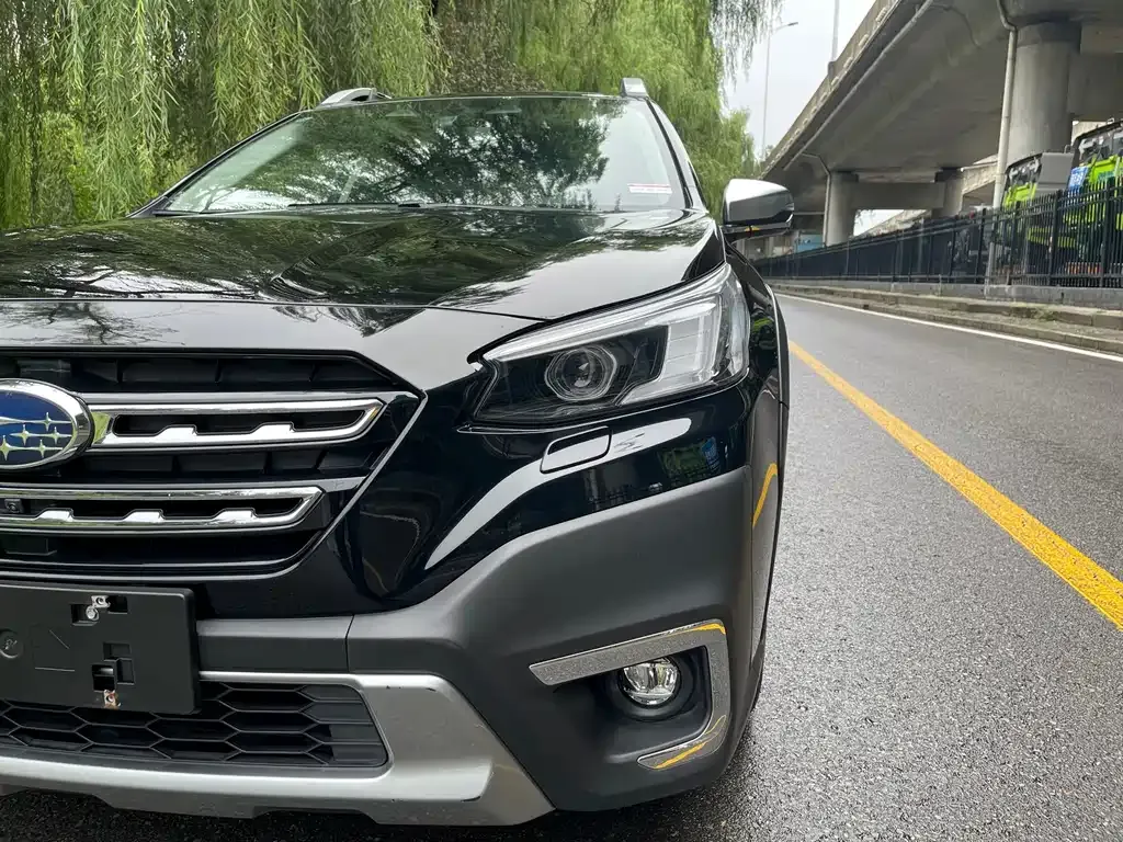 Subaru Outback — фото 8