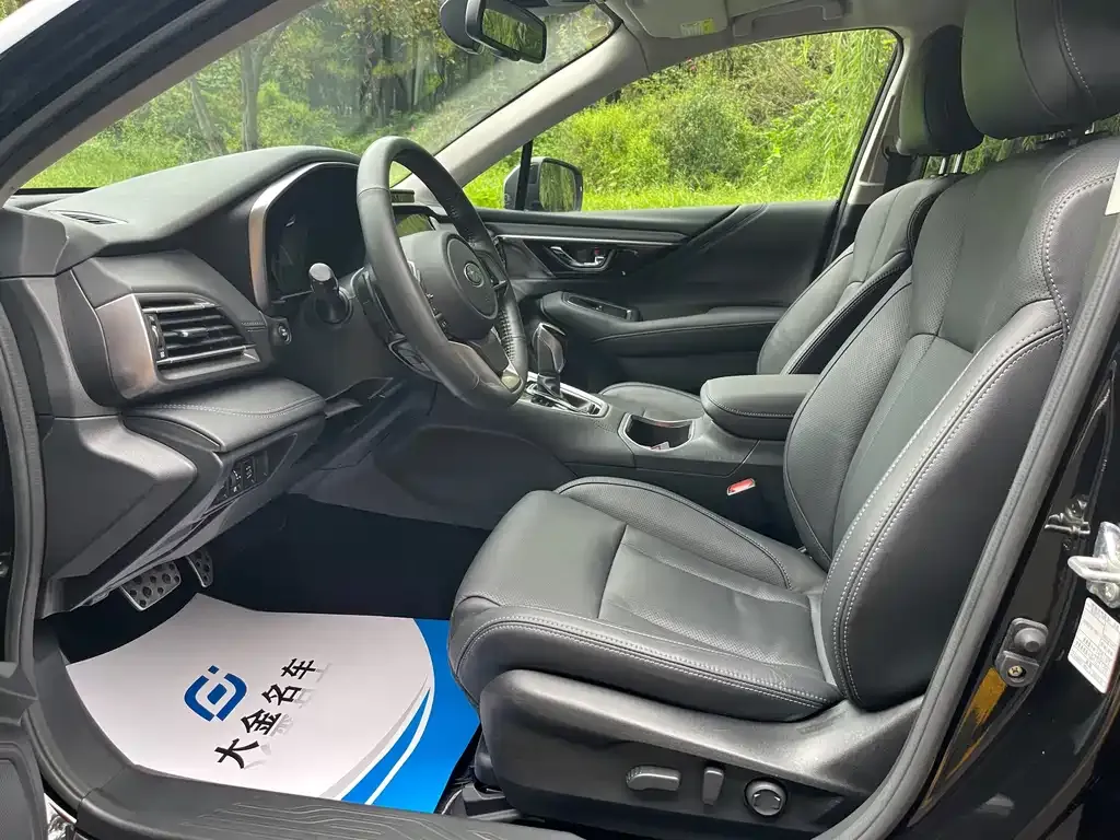 Subaru Outback — фото 2
