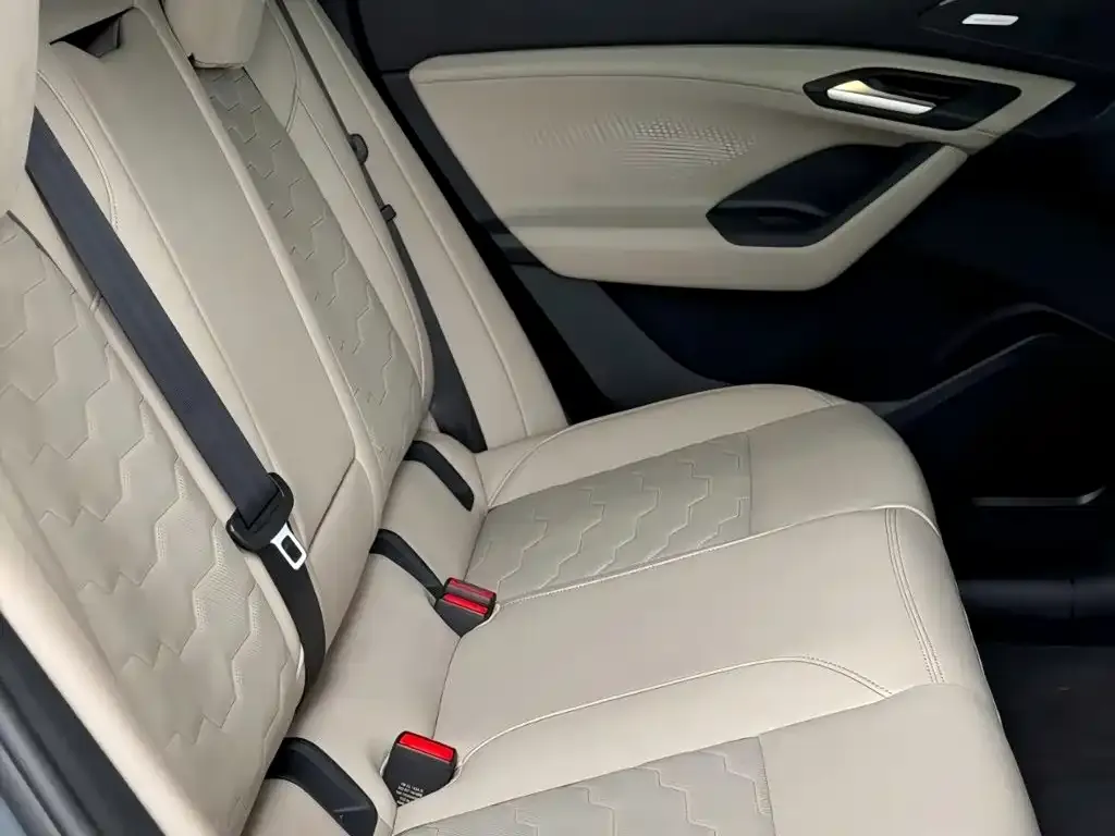 Audi Q6L e-tron — фото 10