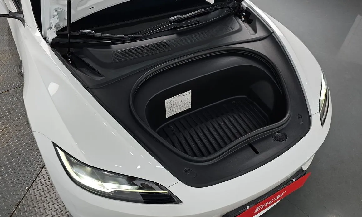 Tesla Model 3 — фото 9