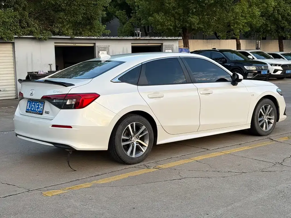 Honda Civic — фото 10