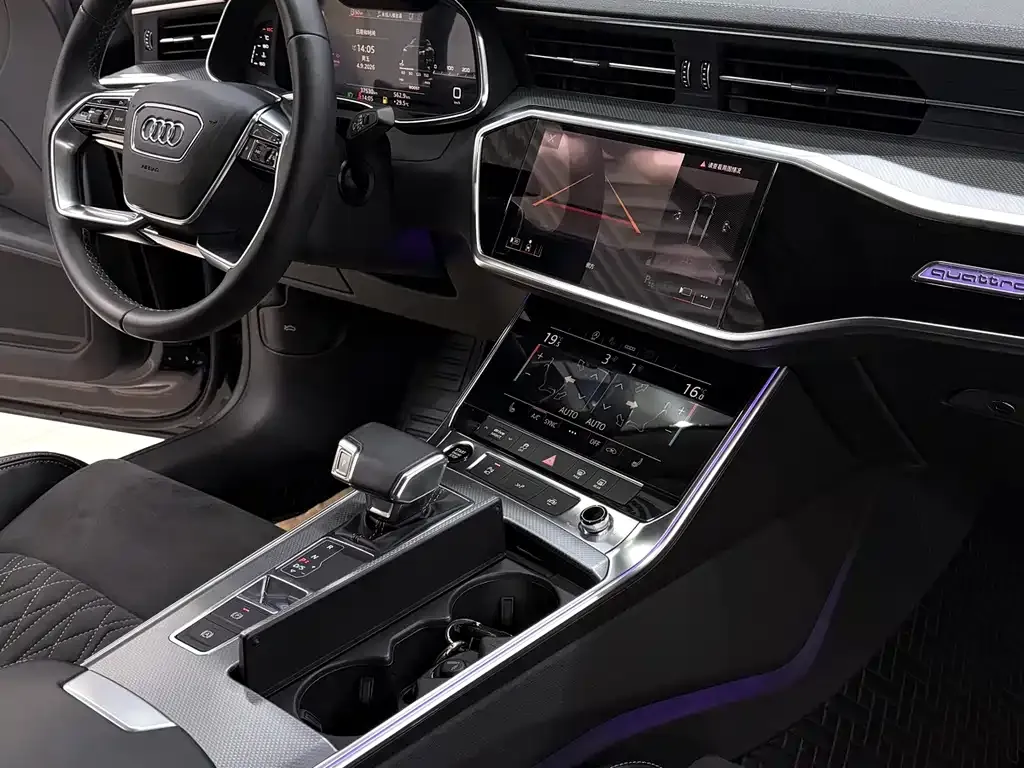 Audi A7L — фото 8