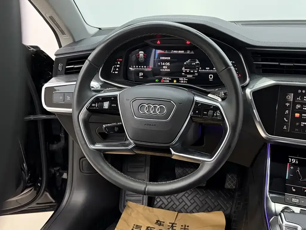 Audi A7L — фото 5