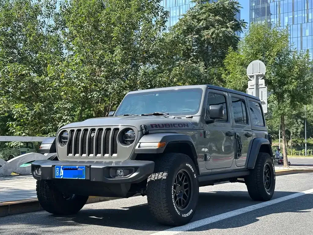Jeep Wrangler — фото 1