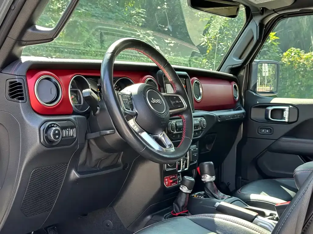 Jeep Wrangler — фото 6