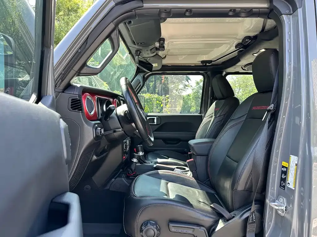 Jeep Wrangler — фото 10