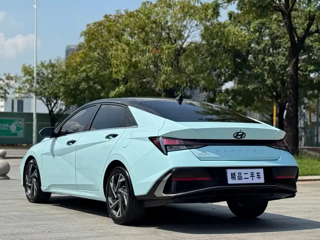 Hyundai Elantra — фото 2