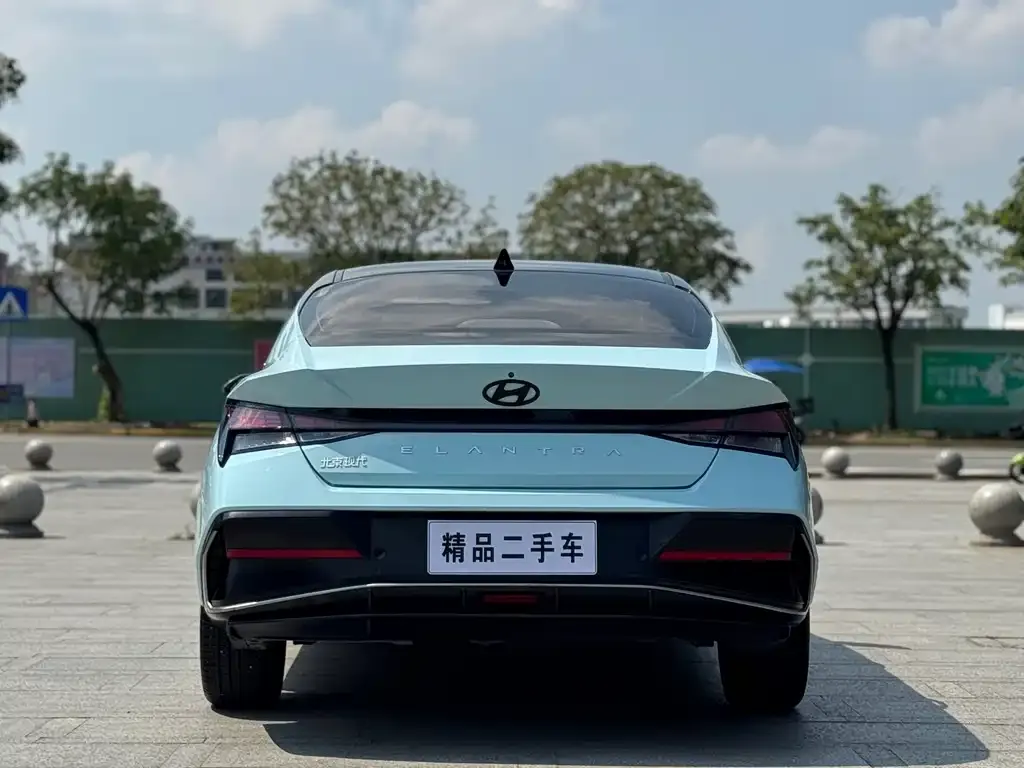 Hyundai Elantra — фото 3
