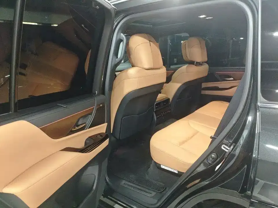 Lexus LX — фото 7