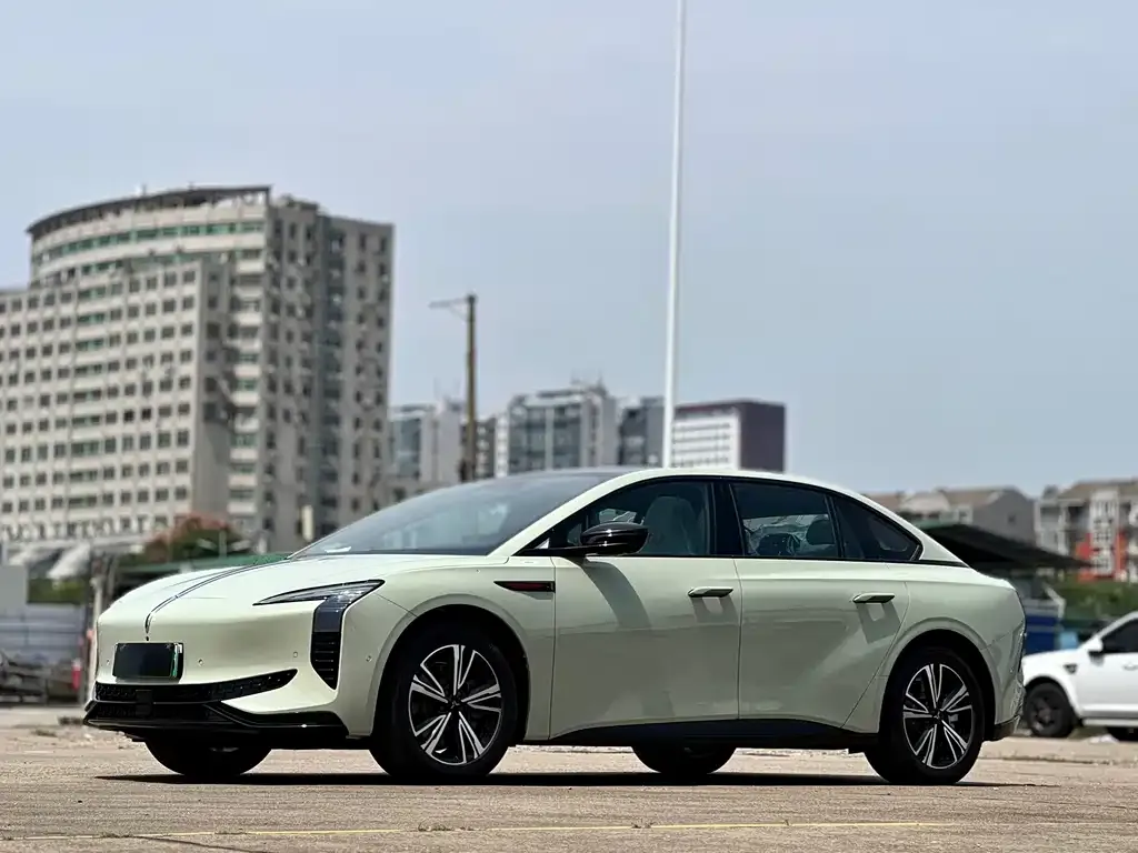 Hongqi EH7 — фото 1