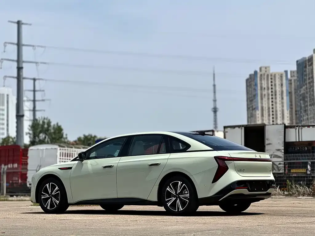 Hongqi EH7 — фото 4