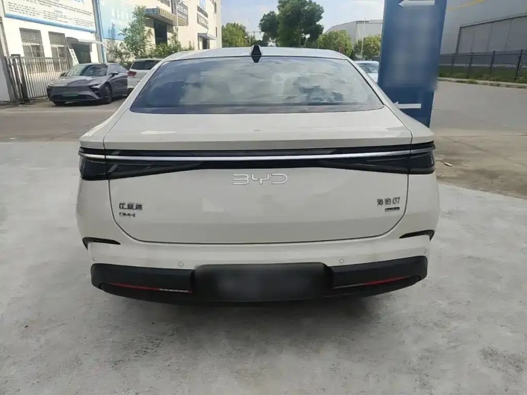 BYD Seal 07 DM-i — фото 3